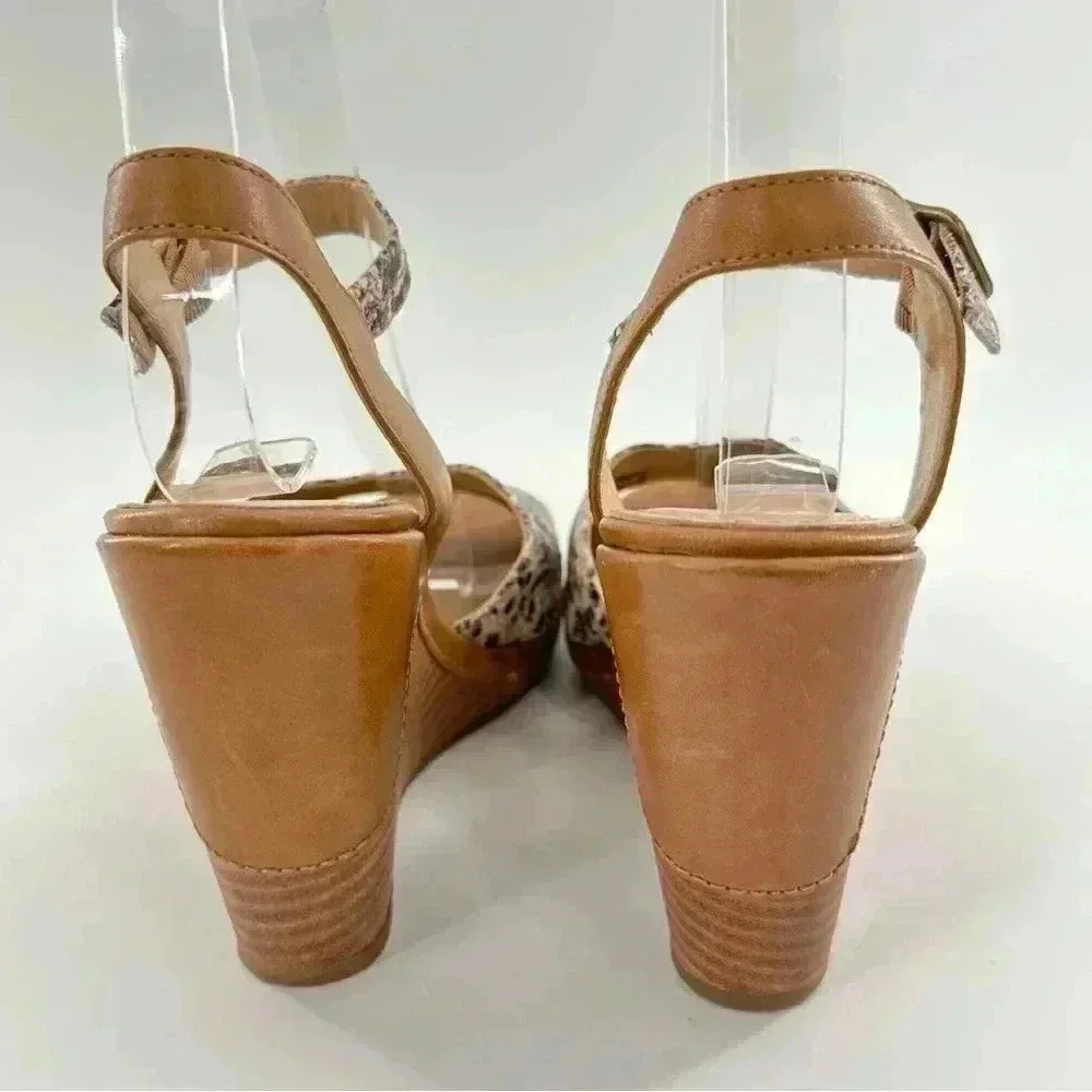 Johnston and Murphy Maren sandals size 7.5 tan leather snake print platform